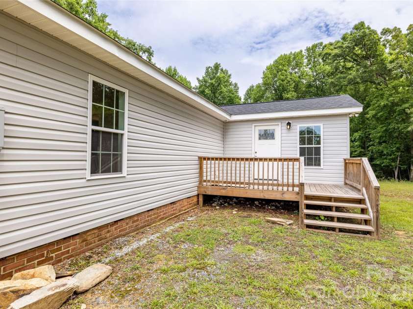 603 Hogan Farm Road, Seagrove, NC 27341.  MLS# CAR4372827, YatesRealty ID 14624. 