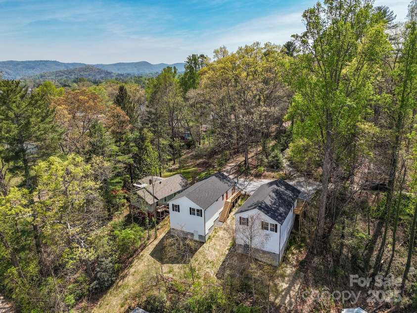95 Eastabrook Avenue, Brevard, NC 28712.  MLS# CAR4206882, YatesRealty ID 14625. 