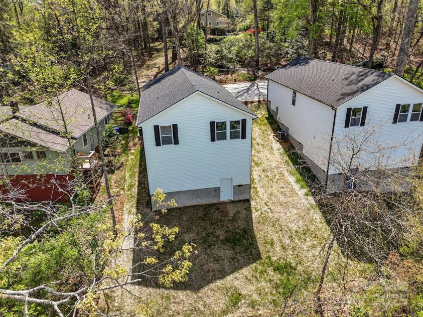95 Eastabrook Avenue, Brevard, NC 28712.  MLS# CAR4206882, YatesRealty ID 14625. 