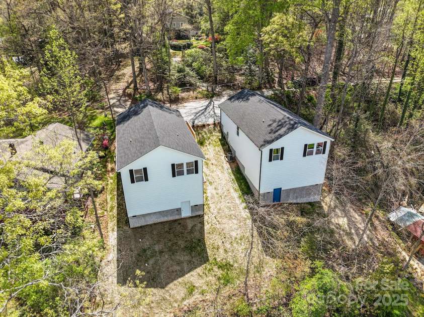 95 Eastabrook Avenue, Brevard, NC 28712.  MLS# CAR4206882, YatesRealty ID 14625. 