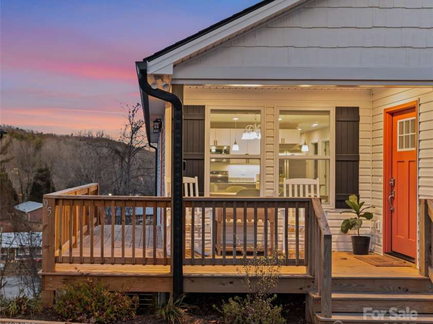 95 Eastabrook Avenue, Brevard, NC 28712.  MLS# CAR4332196, YatesRealty ID 14625. 