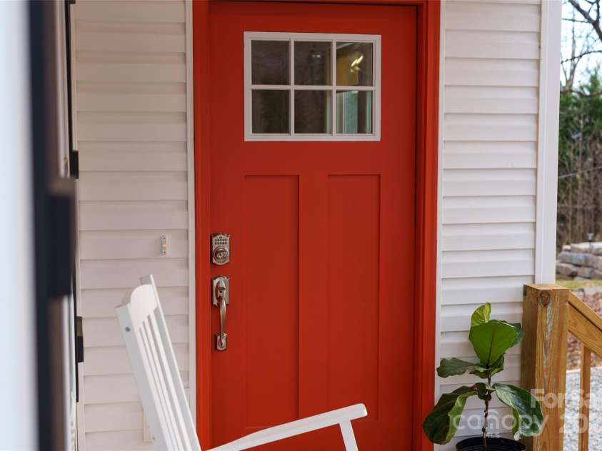 95 Eastabrook Avenue, Brevard, NC 28712.  MLS# CAR4332196, YatesRealty ID 14625. 