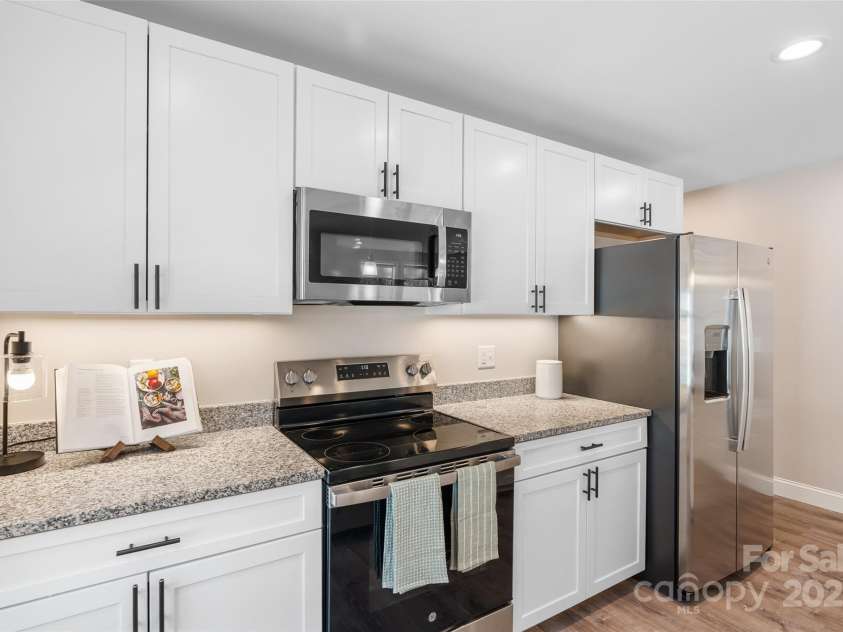 95 Eastabrook Avenue, Brevard, NC 28712.  MLS# CAR4332196, YatesRealty ID 14625. 