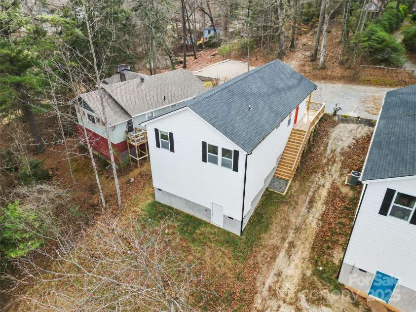 95 Eastabrook Avenue, Brevard, NC 28712.  MLS# CAR4332196, YatesRealty ID 14625. 