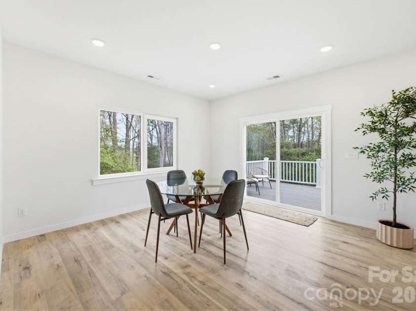 1928 46th Avenue Drive, Hickory, NC 28601.  MLS# CAR4365486, YatesRealty ID 14627. 