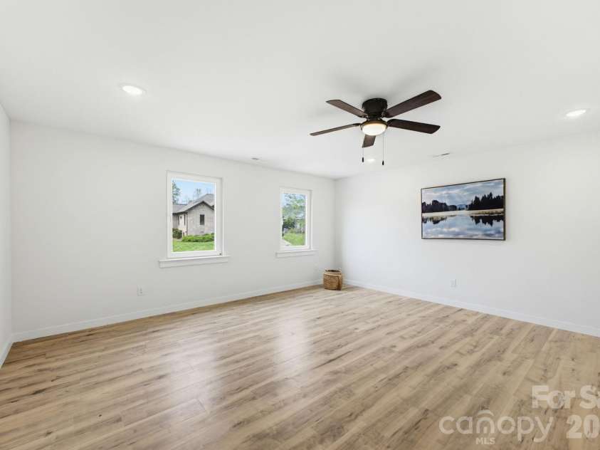 1928 46th Avenue Drive, Hickory, NC 28601.  MLS# CAR4365486, YatesRealty ID 14627. 