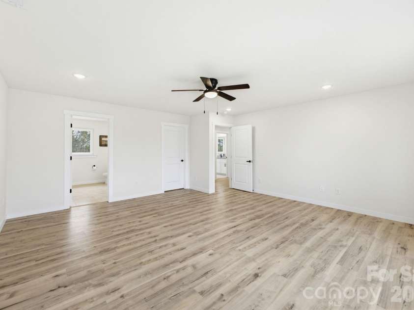 1928 46th Avenue Drive, Hickory, NC 28601.  MLS# CAR4365486, YatesRealty ID 14627. 