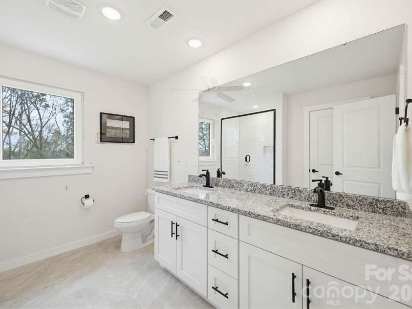 1928 46th Avenue Drive, Hickory, NC 28601.  MLS# CAR4365486, YatesRealty ID 14627. 
