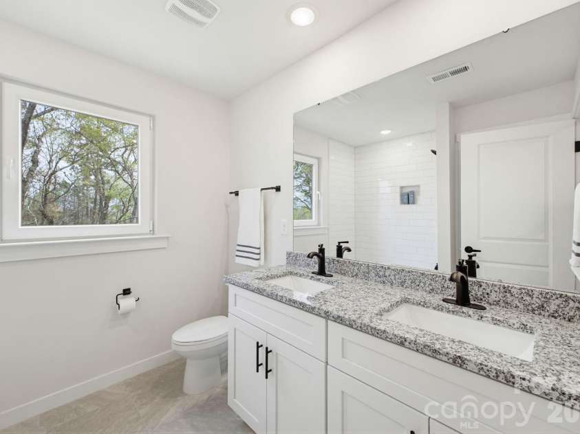 1928 46th Avenue Drive, Hickory, NC 28601.  MLS# CAR4365486, YatesRealty ID 14627. 