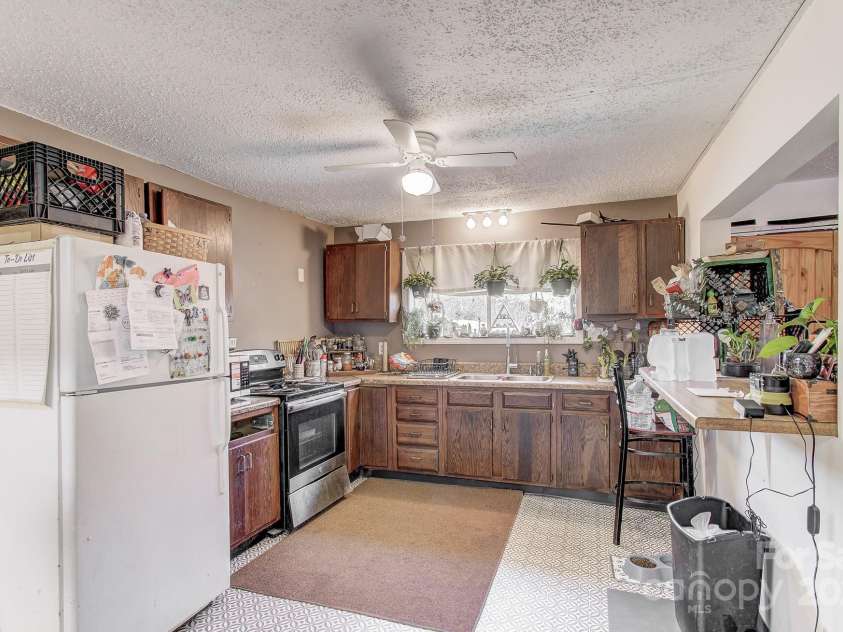 6 & 10 Lands End Drive, Candler, NC 28715.  MLS# CAR4242356, YatesRealty ID 14627. 