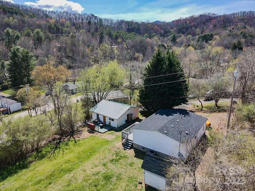 6 & 10 Lands End Drive, Candler, NC 28715.  MLS# CAR4242356, YatesRealty ID 14627. 