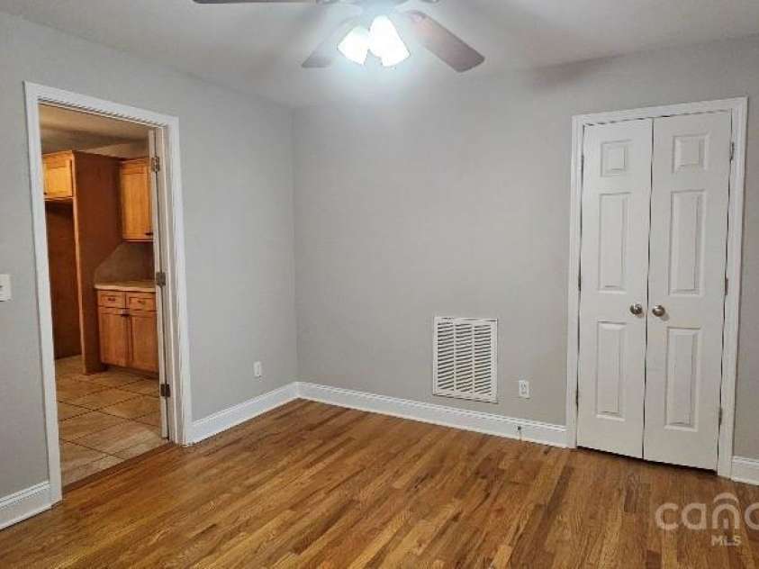 2820 Bellhaven Circle, Charlotte, NC 28214.  MLS# CAR4260517, YatesRealty ID 14629. Dining room off kitchen