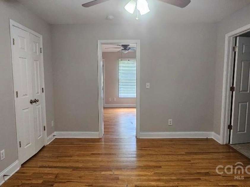 2820 Bellhaven Circle, Charlotte, NC 28214.  MLS# CAR4260517, YatesRealty ID 14629. Dining room off kitchen