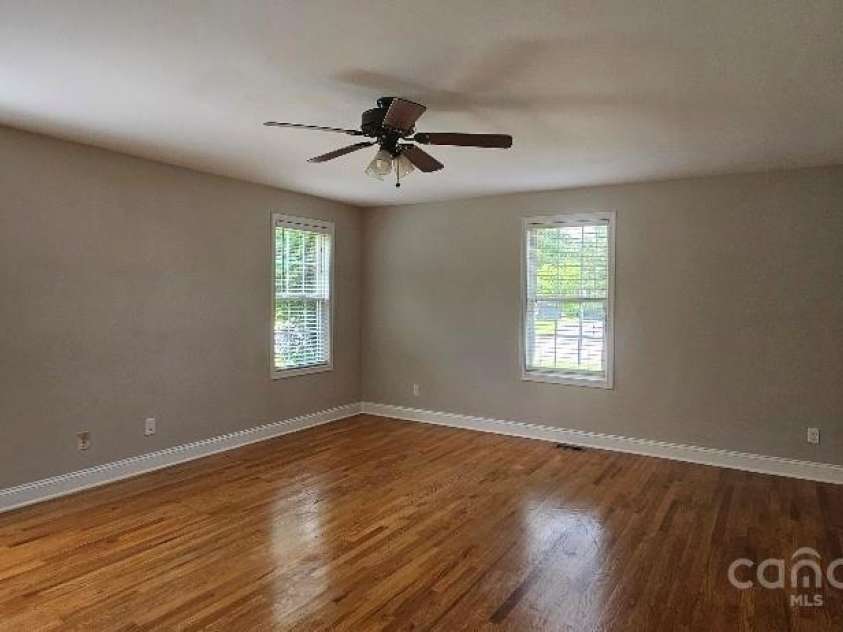 2820 Bellhaven Circle, Charlotte, NC 28214.  MLS# CAR4260517, YatesRealty ID 14629. Living room looking from kitchen area