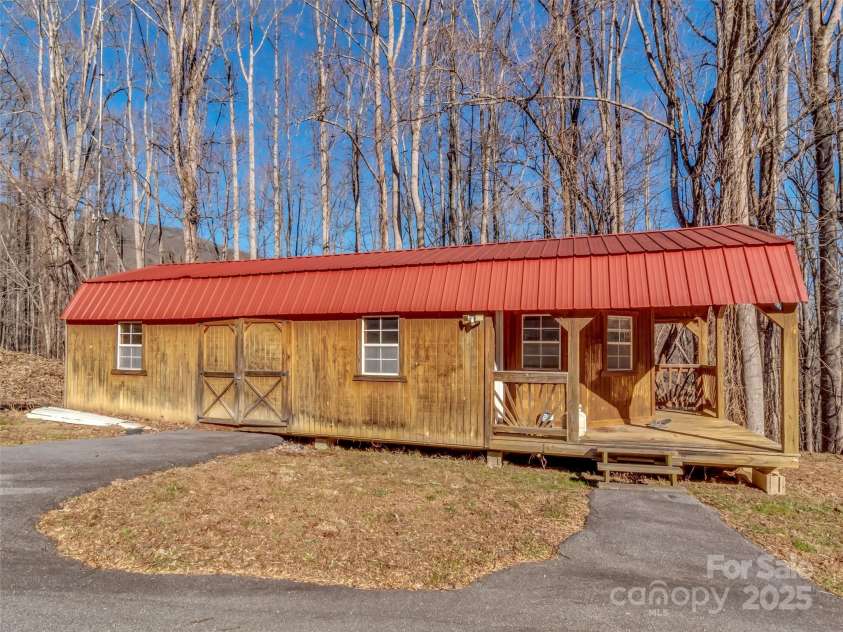 284 Cutting Edge Drive, Sylva, NC 28779.  MLS# CAR4304958, YatesRealty ID 1463. 