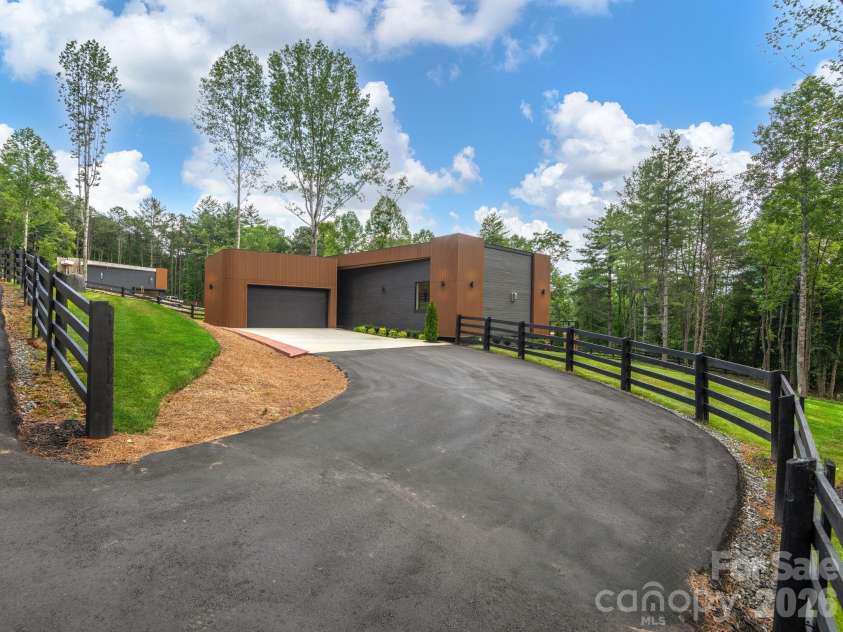 78 Manchester Way, Mills River, NC 28759.  MLS# CAR4343578, YatesRealty ID 1463. 