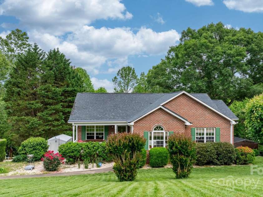 215 Taylor Circle, Granite Falls, NC 28630.  MLS# CAR4260426, YatesRealty ID 14630. 