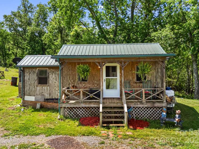 410 Fork Mountain Road, Bakersville, NC 28705.  MLS# CAR4264670, YatesRealty ID 14631. 