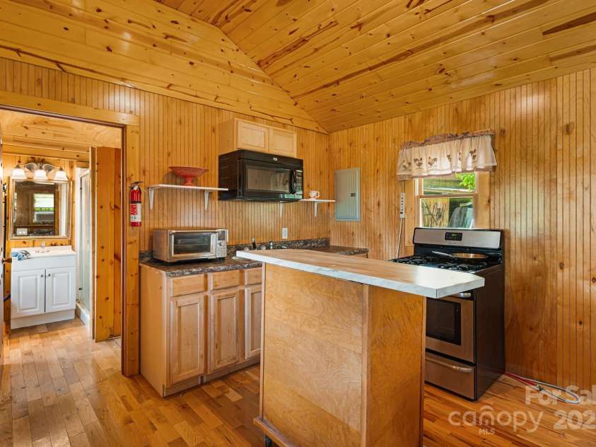 410 Fork Mountain Road, Bakersville, NC 28705.  MLS# CAR4264670, YatesRealty ID 14631. 