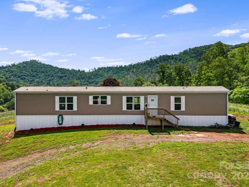 410 Fork Mountain Road, Bakersville, NC 28705.  MLS# CAR4264670, YatesRealty ID 14631. 