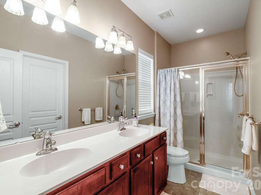3037 Azalea Drive, Fort Mill, SC 29707.  MLS# CAR4342633, YatesRealty ID 14632. Primary Bath