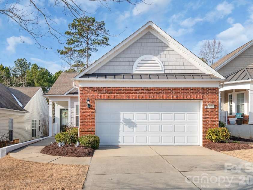 3037 Azalea Drive, Fort Mill, SC 29707.  MLS# CAR4342633, YatesRealty ID 14632. Welcome Home