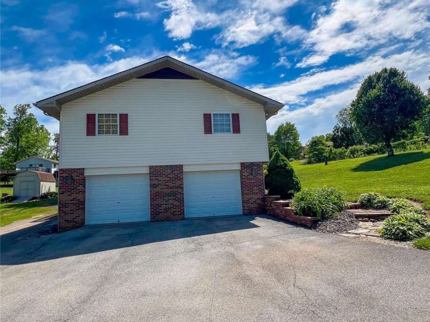 660 Halltown Road, Spruce Pine, NC 28777.  MLS# CAR4262681, YatesRealty ID 14635. 