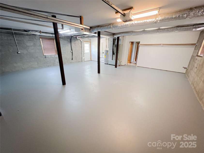 660 Halltown Road, Spruce Pine, NC 28777.  MLS# CAR4262681, YatesRealty ID 14635. 