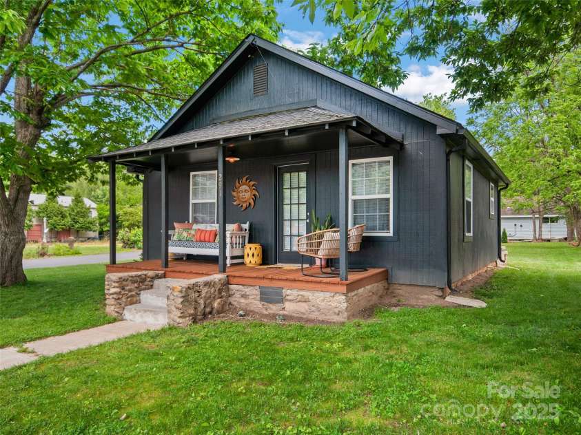 291 Camelot Drive, Waynesville, NC 28786.  MLS# CAR4262890, YatesRealty ID 14637. 