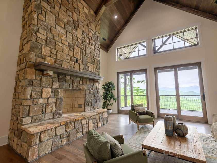 615 Macallan Drive, Waynesville, NC 28786.  MLS# CAR4262771, YatesRealty ID 14638. Main Living