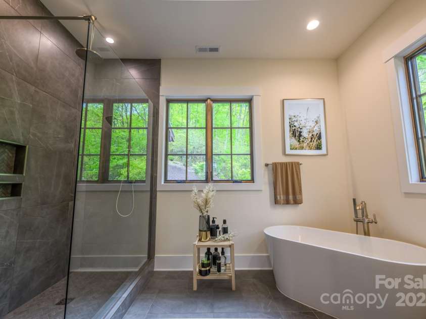 615 Macallan Drive, Waynesville, NC 28786.  MLS# CAR4262771, YatesRealty ID 14638. Primary Bath