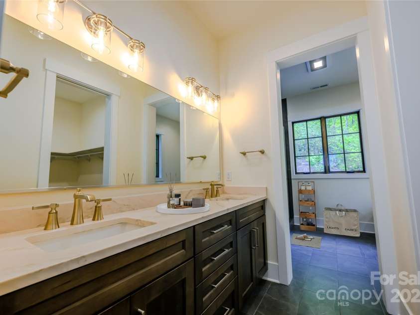 615 Macallan Drive, Waynesville, NC 28786.  MLS# CAR4262771, YatesRealty ID 14638. Primary Bath