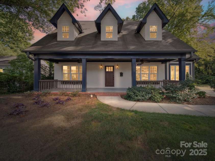 1009 Leigh Avenue, Charlotte, NC 28205.  MLS# CAR4244317, YatesRealty ID 14639. 