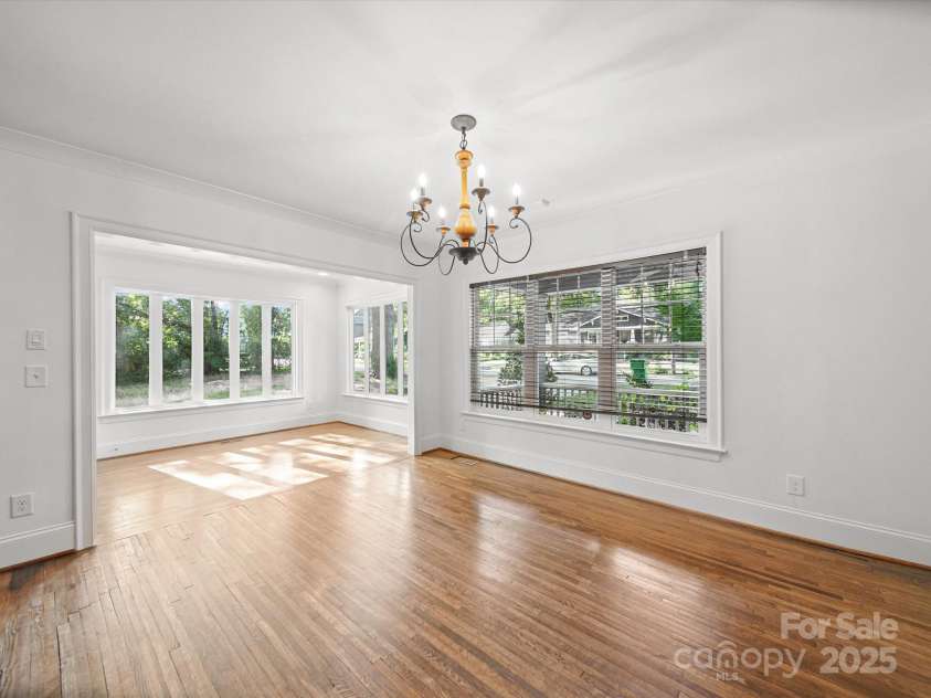1009 Leigh Avenue, Charlotte, NC 28205.  MLS# CAR4244317, YatesRealty ID 14639. 