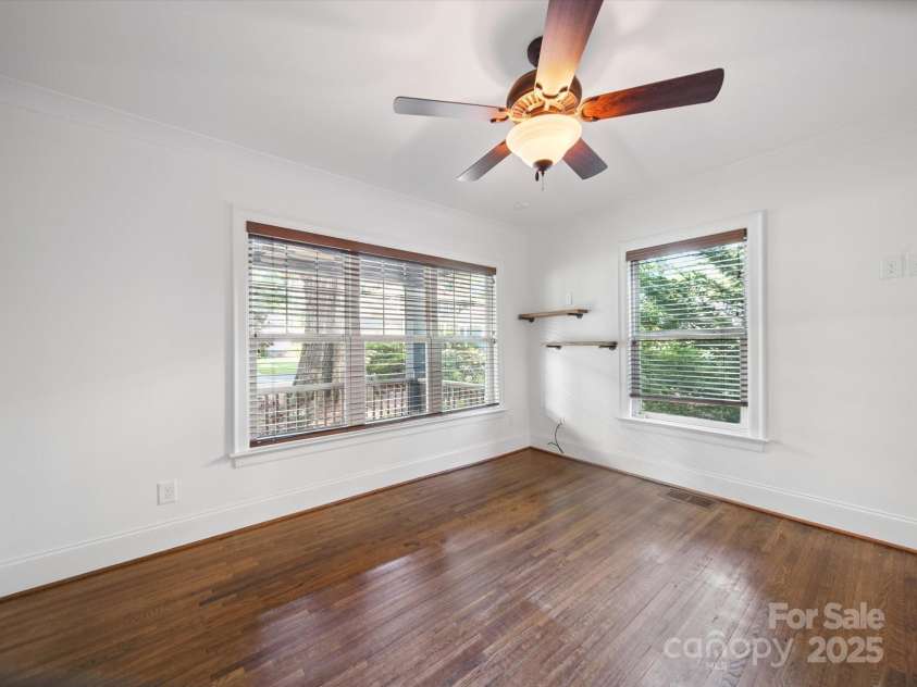 1009 Leigh Avenue, Charlotte, NC 28205.  MLS# CAR4244317, YatesRealty ID 14639. 