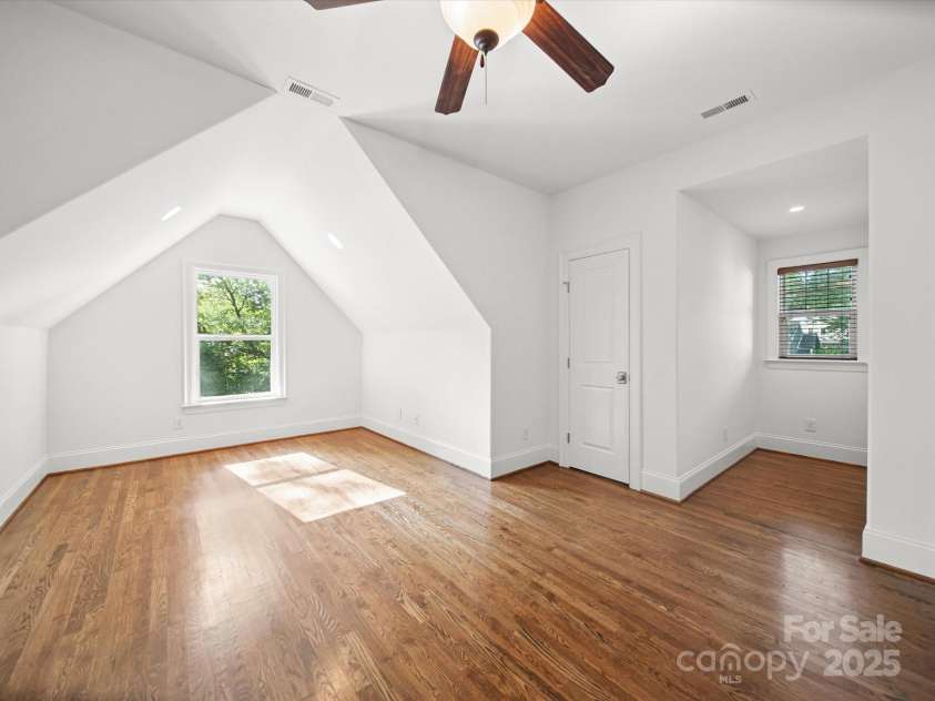 1009 Leigh Avenue, Charlotte, NC 28205.  MLS# CAR4244317, YatesRealty ID 14639. 