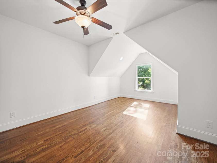 1009 Leigh Avenue, Charlotte, NC 28205.  MLS# CAR4244317, YatesRealty ID 14639. 