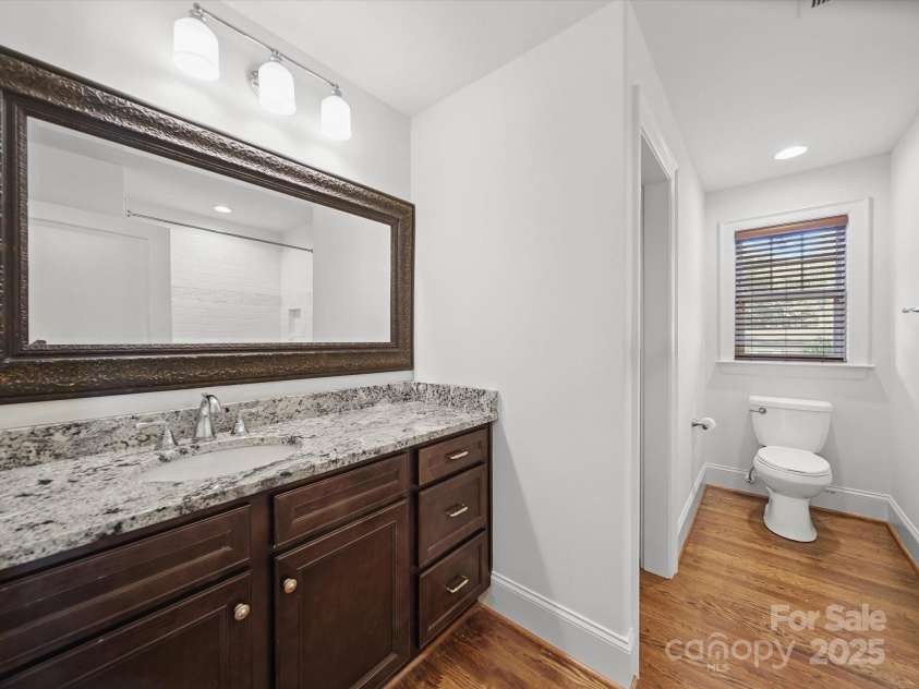 1009 Leigh Avenue, Charlotte, NC 28205.  MLS# CAR4244317, YatesRealty ID 14639. 