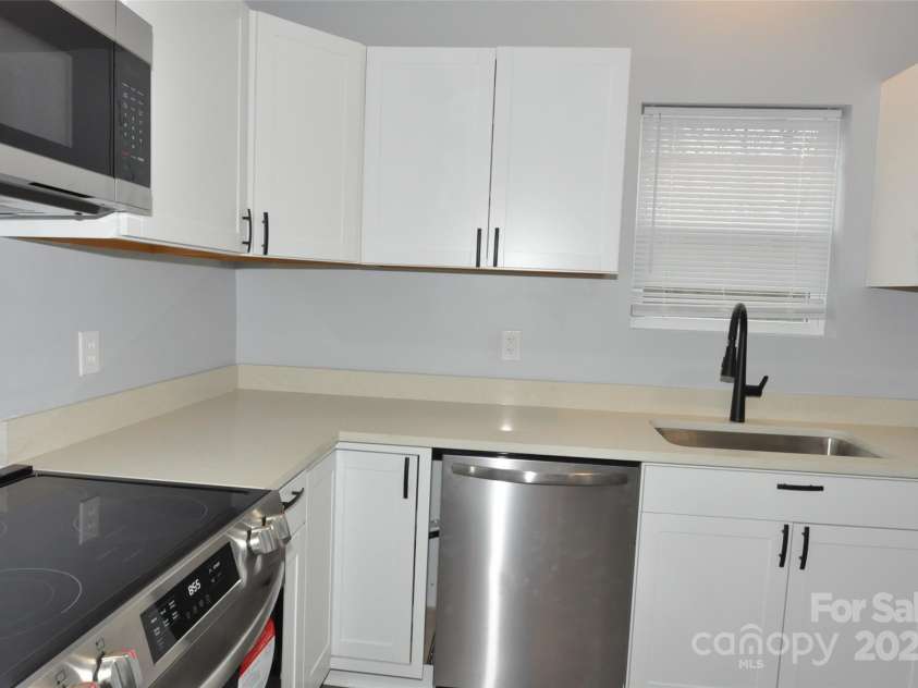 569 Fifth Street, Chester, SC 29706.  MLS# CAR4331564, YatesRealty ID 1464. 