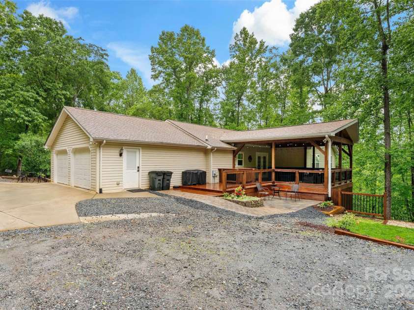 174 Sassafras Hill Drive, Rutherfordton, NC 28139.  MLS# CAR4258917, YatesRealty ID 14640. 