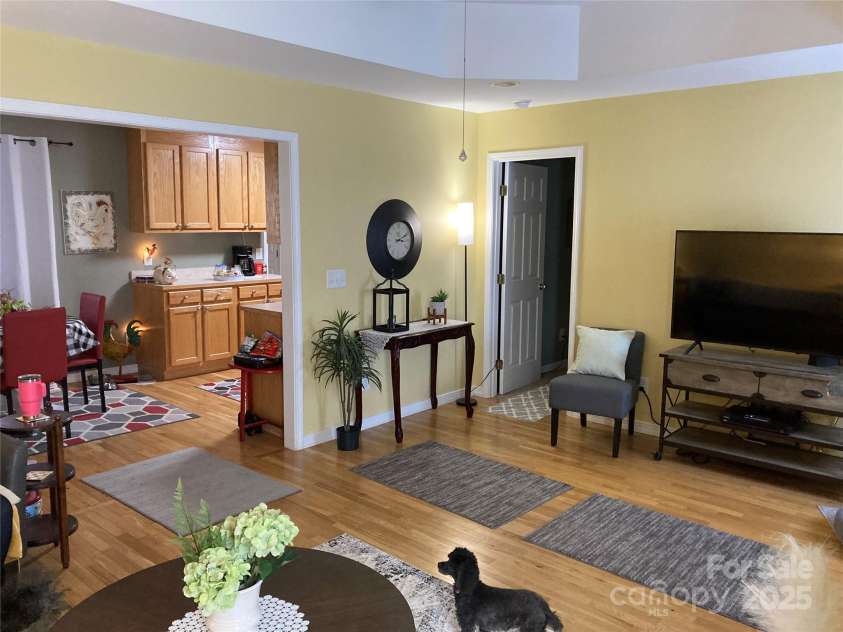 2339 Wednesbury Court, Kannapolis, NC 28083.  MLS# CAR4257609, YatesRealty ID 14641. The great room is the heart of this adorable home.