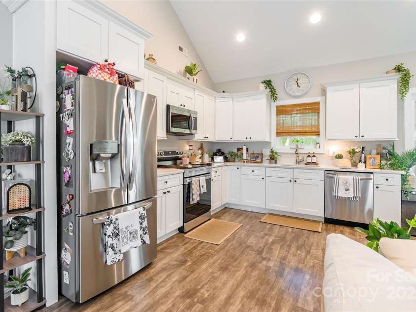 137 Ole Eastpointe Drive, York, SC 29745.  MLS# CAR4253926, YatesRealty ID 14642. 