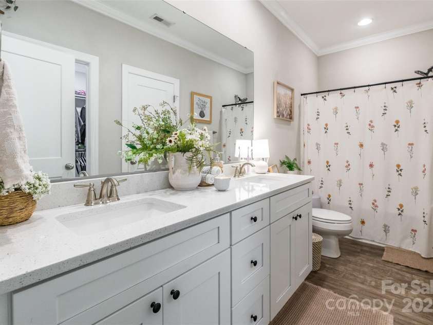 137 Ole Eastpointe Drive, York, SC 29745.  MLS# CAR4253926, YatesRealty ID 14642. 