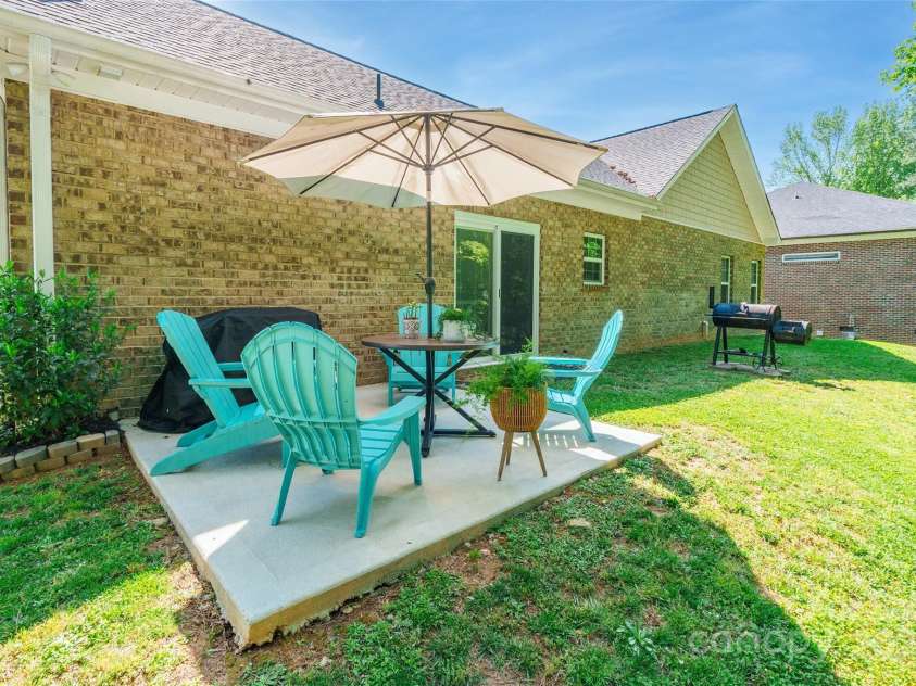 137 Ole Eastpointe Drive, York, SC 29745.  MLS# CAR4253926, YatesRealty ID 14642. 