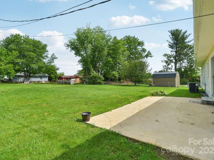 1181 Runway Drive, Hendersonville, NC 28792.  MLS# CAR4258392, YatesRealty ID 14643. 