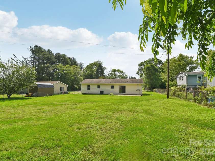 1181 Runway Drive, Hendersonville, NC 28792.  MLS# CAR4258392, YatesRealty ID 14643. 