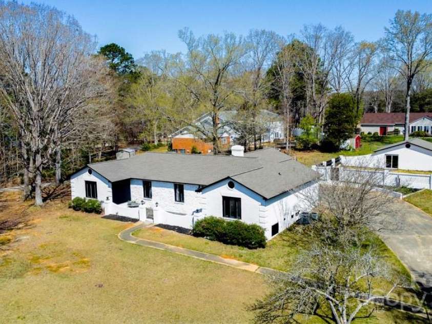 1946 Fairway Drive, Lancaster, SC 29720.  MLS# CAR4242421, YatesRealty ID 14644. 