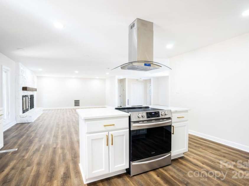 1946 Fairway Drive, Lancaster, SC 29720.  MLS# CAR4242421, YatesRealty ID 14644. 