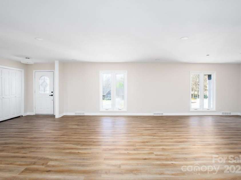 1946 Fairway Drive, Lancaster, SC 29720.  MLS# CAR4242421, YatesRealty ID 14644. 