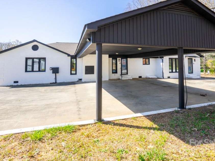 1946 Fairway Drive, Lancaster, SC 29720.  MLS# CAR4242421, YatesRealty ID 14644. 